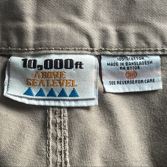 Men's 10,000ft Above Sea Level Khaki Shorts Size 38 - Picture 2 of 3